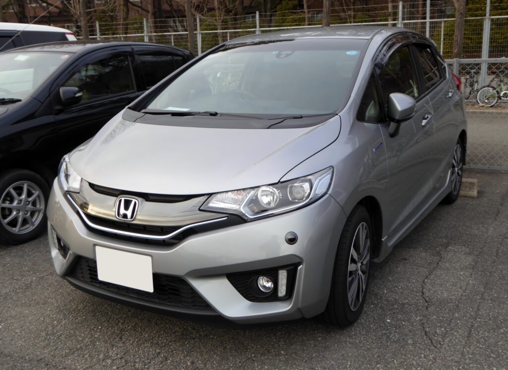 Honda_FIT_HYBRID・HYBRID_S_Package_(GP5)_front