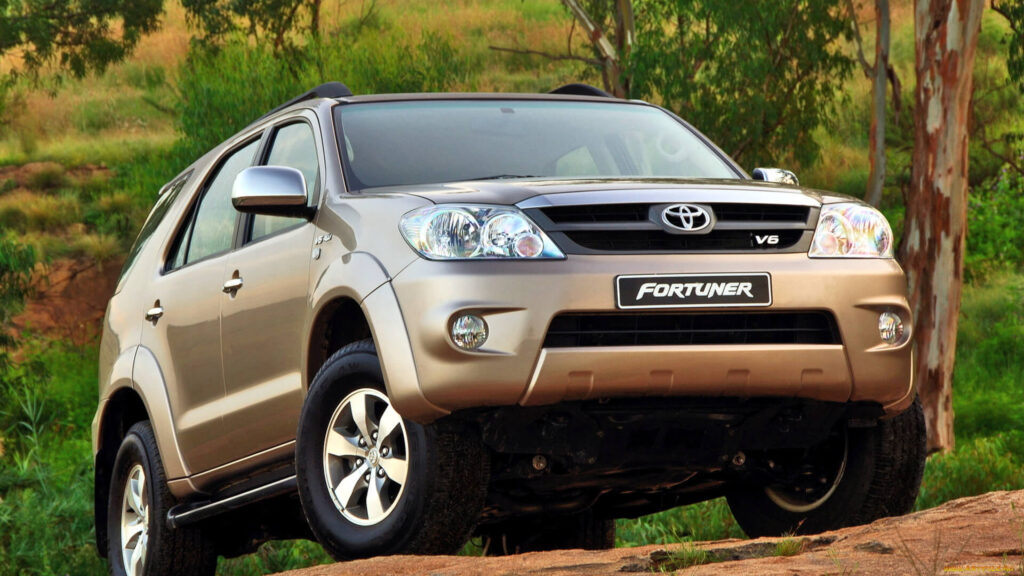 Toyota-Fortuner-1